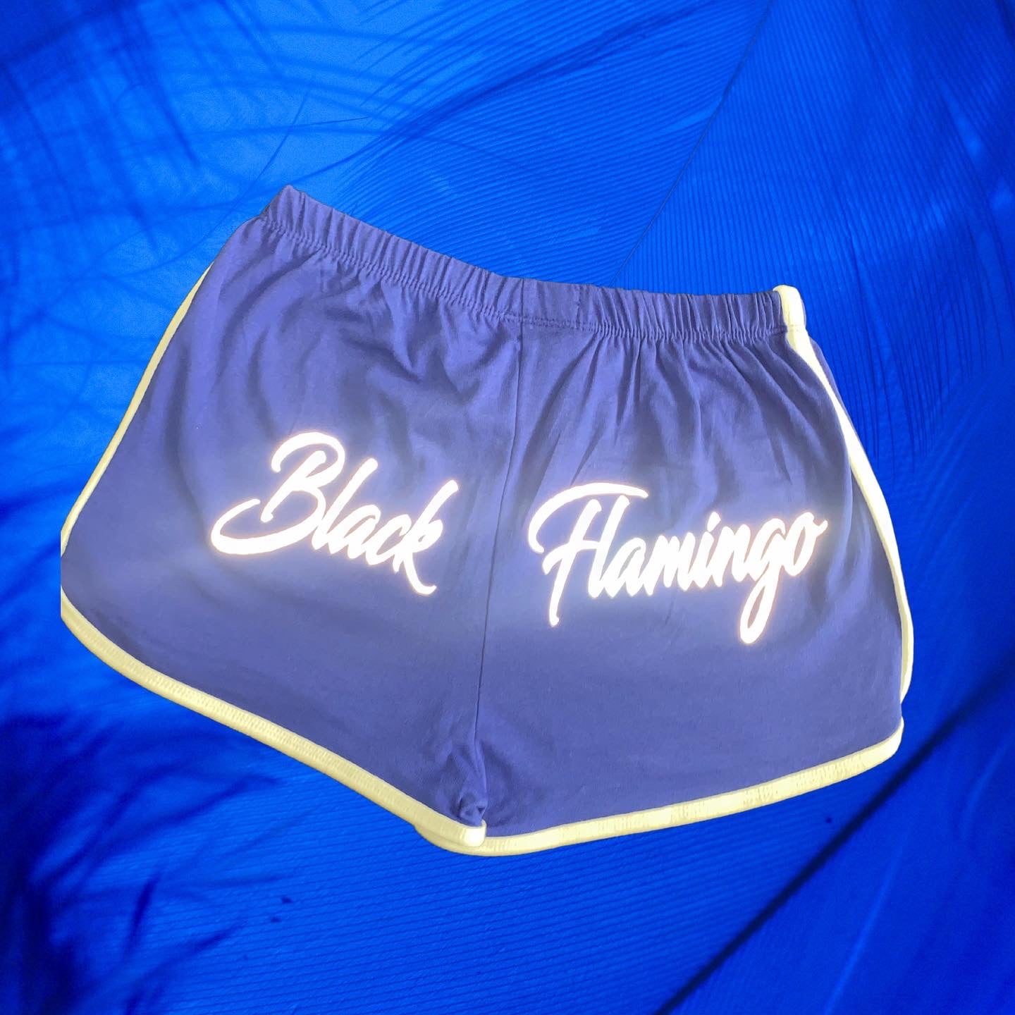 Black Flamingo womens’ cheek Shorts